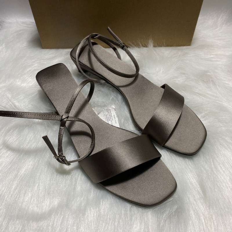 럭셔리 새틴 앵클 스트랩 로우힐 여성 모던 샌들 여름  - Women Shoes Brand 리뷰 및 가격